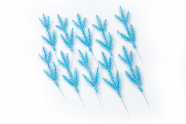 Ветка (лапка) голубая 17*10см (уп.10 шт)