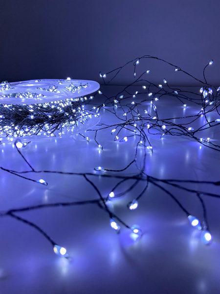 Электрогирлянда "Мишура " 900 холодных LED ламп , зеленый провод 30м. Длина провода от вилки до ламп
