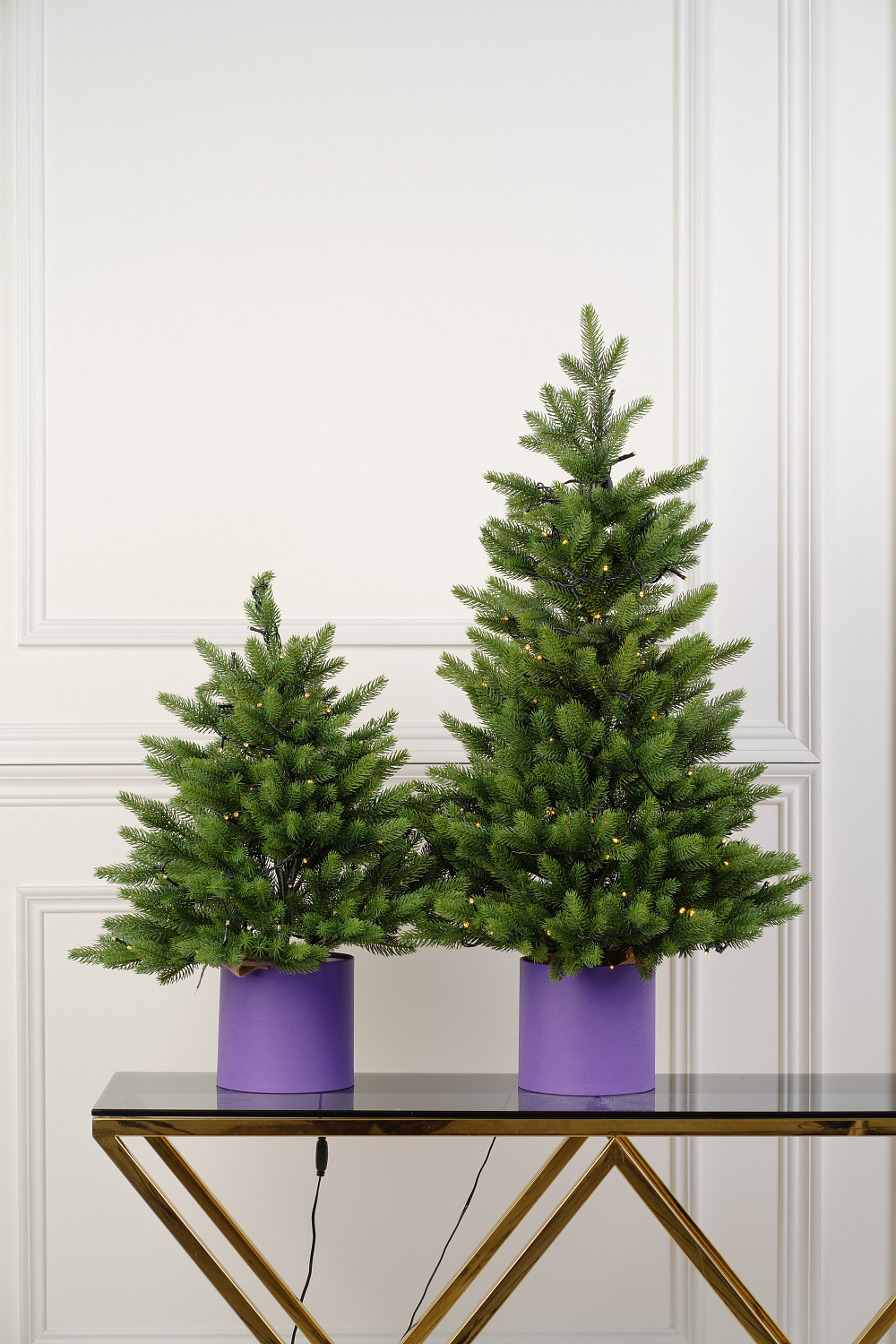 Ель ТРИУМФ с вплетенной гирляндой